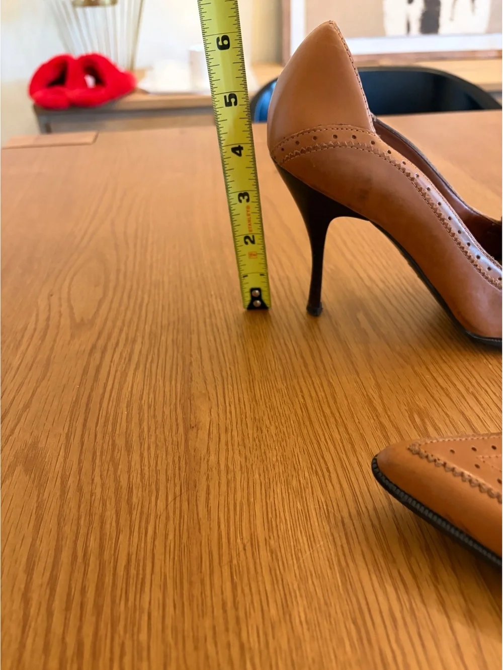 BCBG leather pointed toe shoes